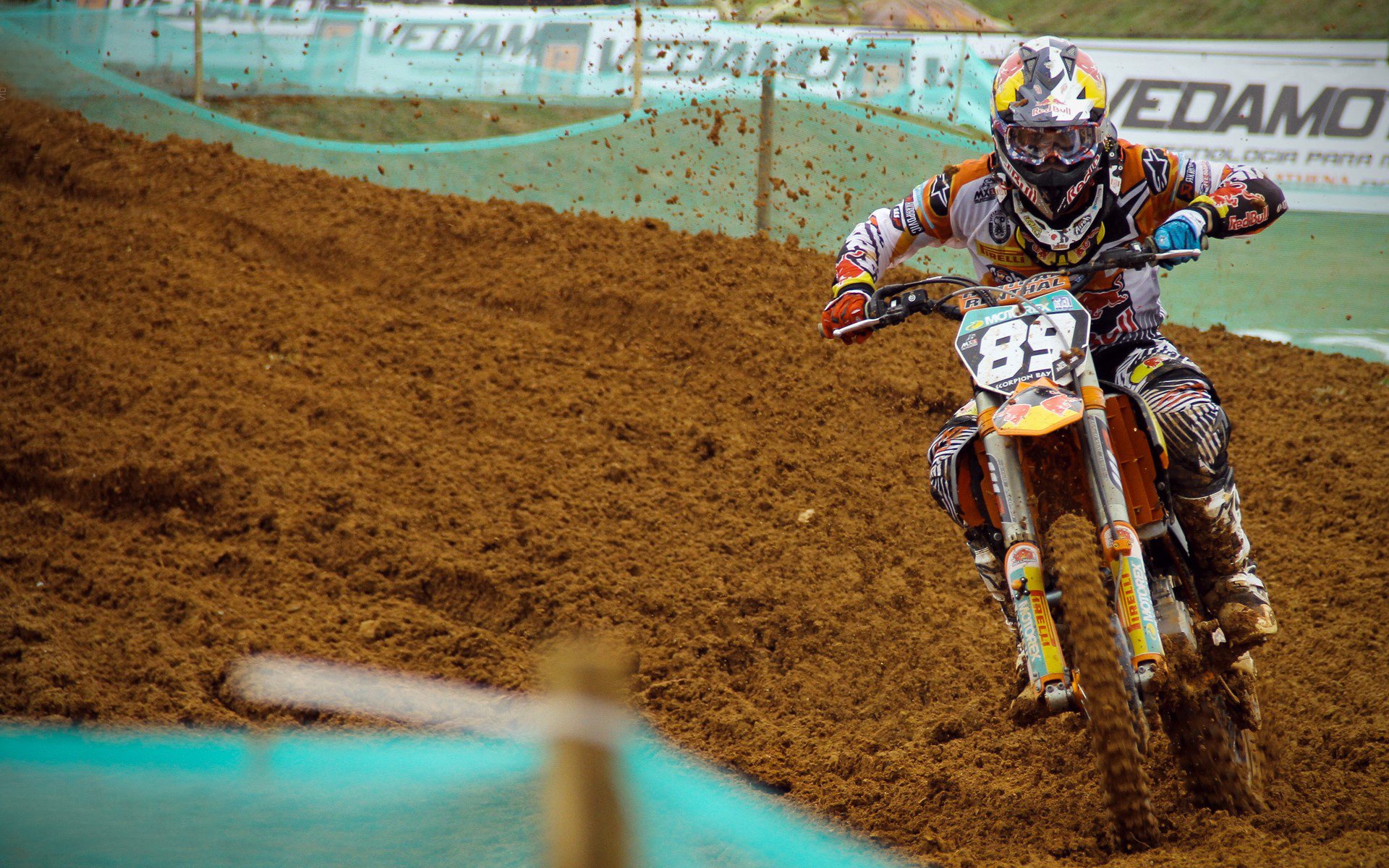 2026年世界摩托越野纳米比亚站 砂石路段大面积翻车成焦点